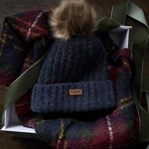Barbour Saltburn Beanie & Tartan Scarf Gift Set