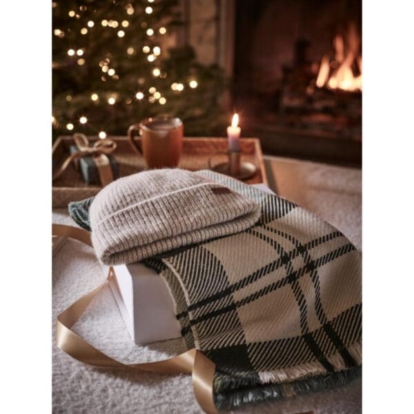 Barbour Pendle Beanie & Blair Scarf Gift Set - Image 7